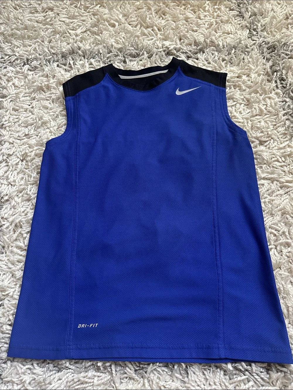Nike Sleeveless Shirt Medium Purple Black
